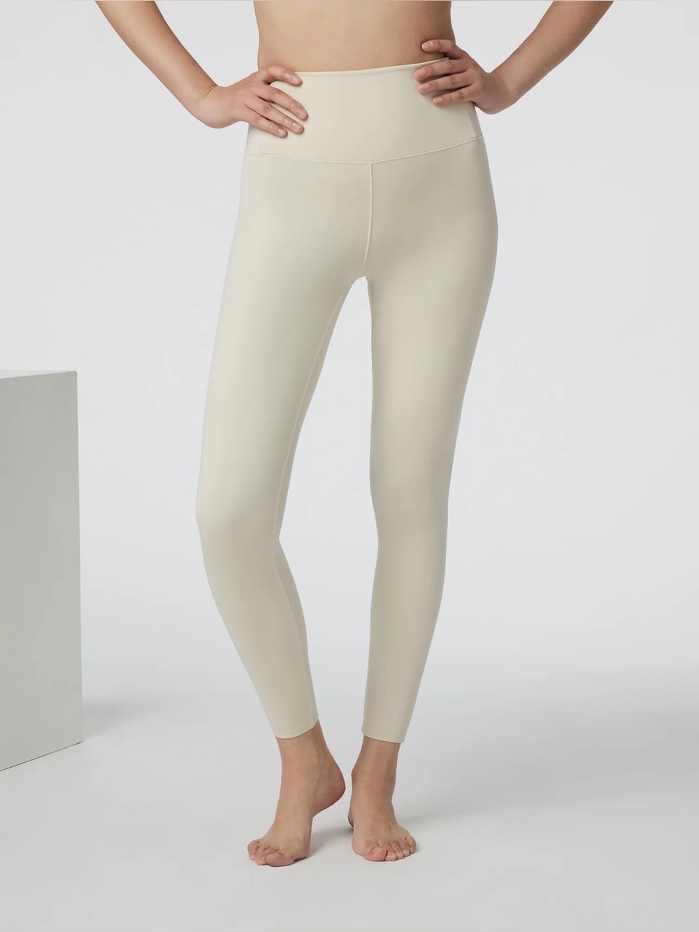 Vuori Evolve Leggings Size Medium